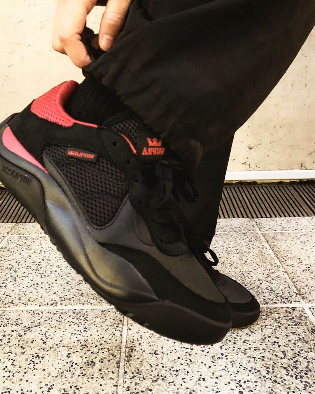 のインスタグラム：「【PECOS】  “BLACK RED BLACK” — instore & online —  #suprafootweartokyo #sneaker  #pecos #black #red  #harajuku」