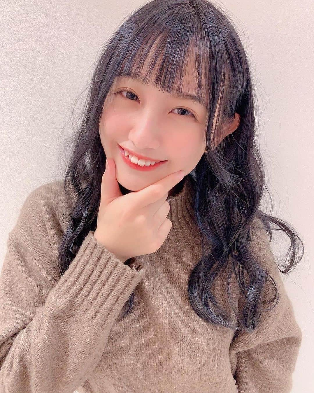 桜木彩音さんのインスタグラム写真 - (桜木彩音Instagram)「. そういえば染めました！念願！💙🖤 #初染め #ブルーブラック」1月9日 22時47分 - _ayane25_