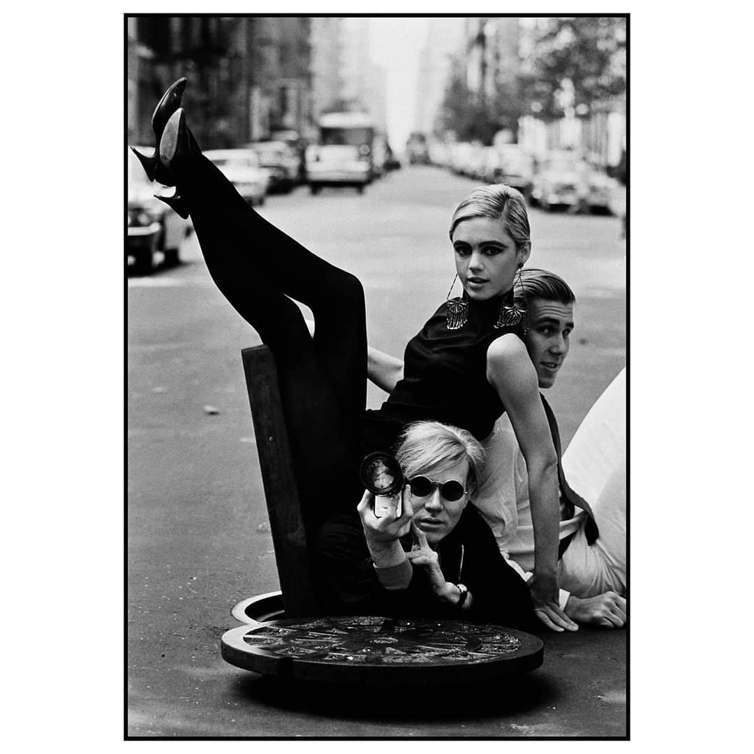 Magnum Photosさんのインスタグラム写真 - (Magnum PhotosInstagram)「Andy Warhol never shirked a publicity opportunity, but his roundtable of disciples would often act as vessels for his celebrity—there was always a camera, a recorder or some semblance of a filter between Warhol and his audience. Burt Glinn, who took this photograph, had a gift for bottling the essence of counter culture.⁠ .⁠ This image of Andy Warhol with Edie Sedgwick and Chuck Wein—was photographed on a New York City sidewalk in 1965.⁠ .⁠ PHOTO: Andy Warhol with Edie Sedgwick and Chuck Wein. New York City. USA. 1965. ⁠ .⁠ © @burtglinnphoto/#MagnumPhotos⁠」1月9日 23時01分 - magnumphotos