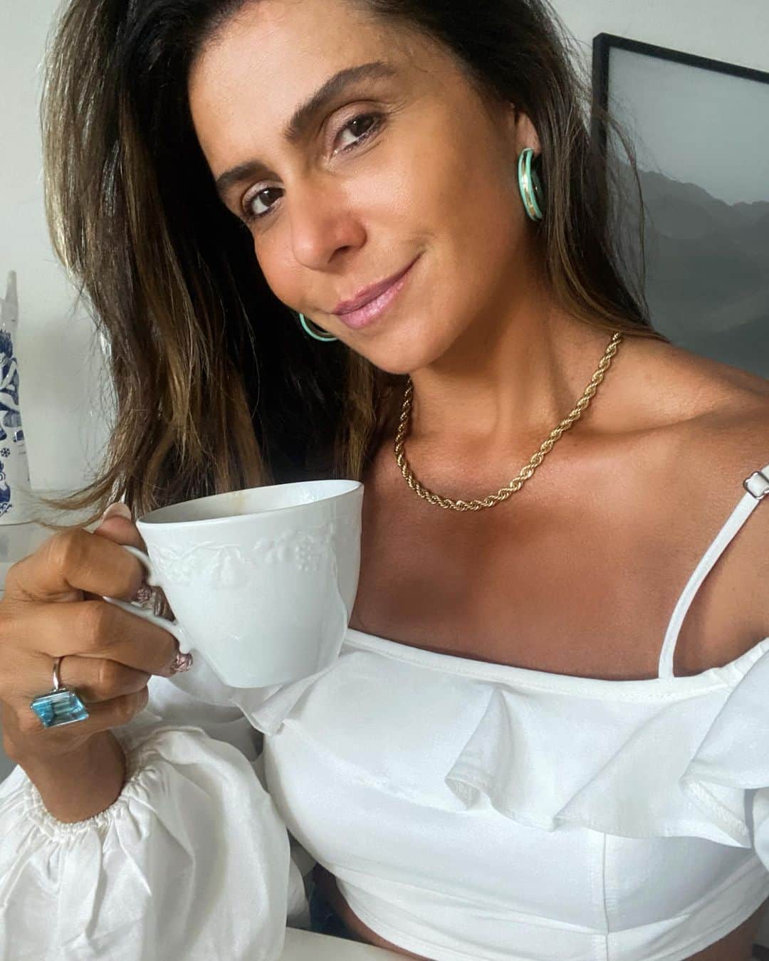 Giovanna Antonelliのインスタグラム：「Bom dia !  Quem folga?  rsrs 😆  E quem Trabalha hoje? 🙋🏻‍♀️」