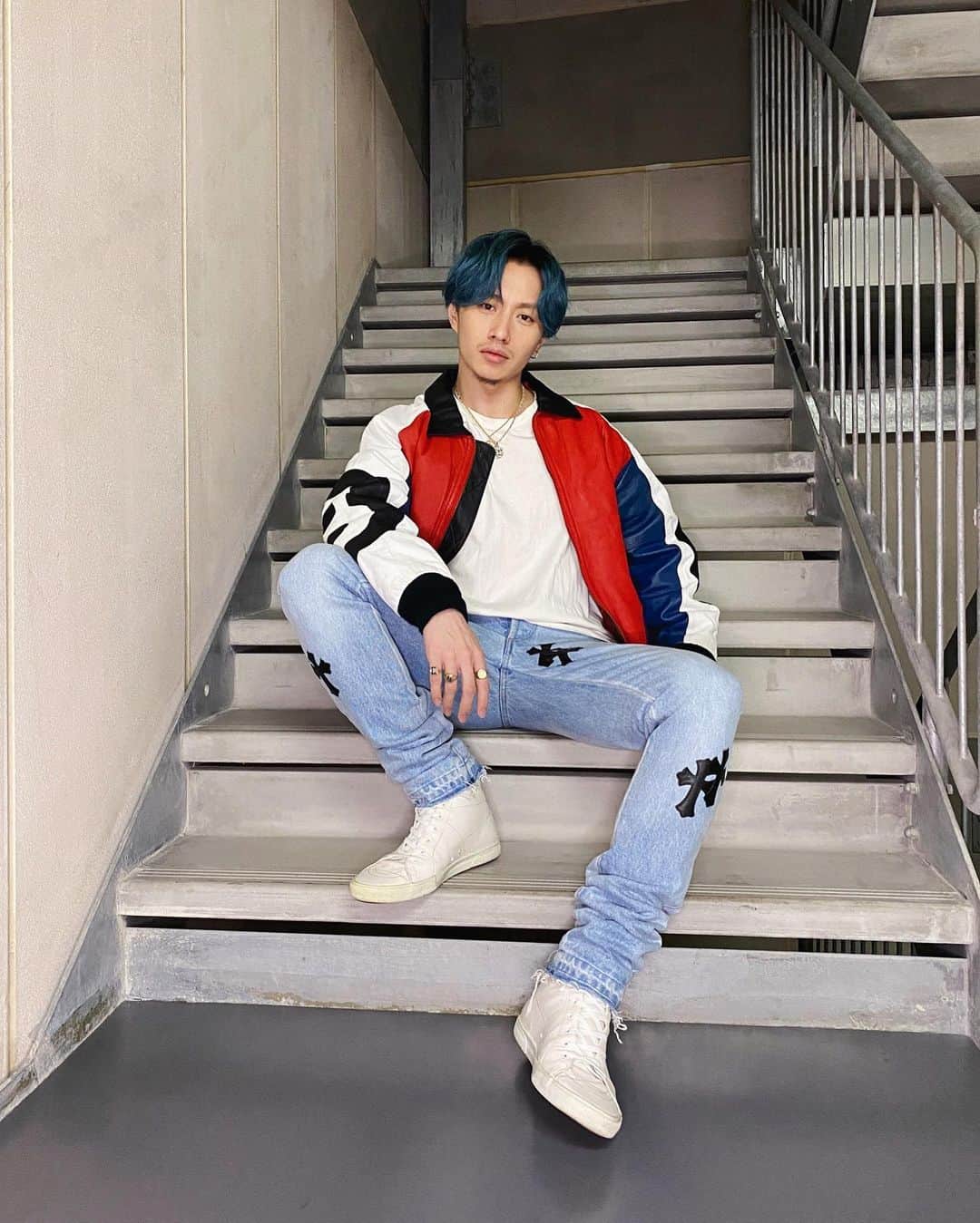 DJ FUMIのインスタグラム：「CELINEの新作ジャケット！の元ネタ古着w  まんまやん😇服も音楽もこういうの探すの好き  "Not CELINE" Original used clothes」