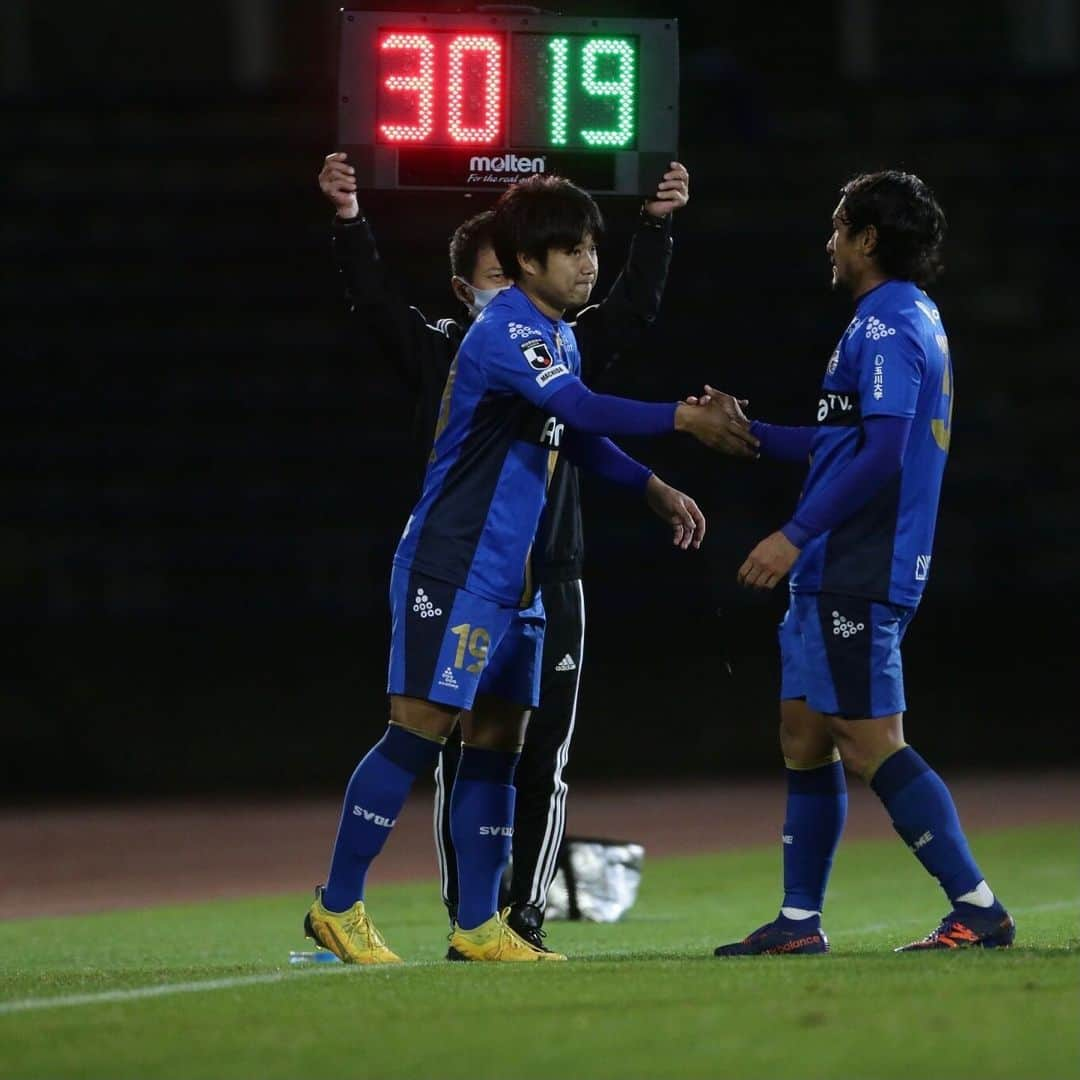 FC町田ゼルビアさんのインスタグラム写真 - (FC町田ゼルビアInstagram)「⚽️契約更新⚽️ ﻿ 本日、契約更新が発表された #土居柊太 選手の写真をお届け📷﻿ ﻿ 力強いドリブルとパンチ力のあるミドルシュートが武器の土居選手👊 2020シーズンは無得点と悔しい思いをしただけに、2021シーズンは多くのゴールでファン・サポーターに笑顔を届ける😄 ﻿ #FC町田ゼルビア #zelvia #Jリーグ #サッカー #スポーツ #soccer #football #JLeague #町田﻿ #セルビア #ポン太」1月9日 23時24分 - fcmachidazelvia