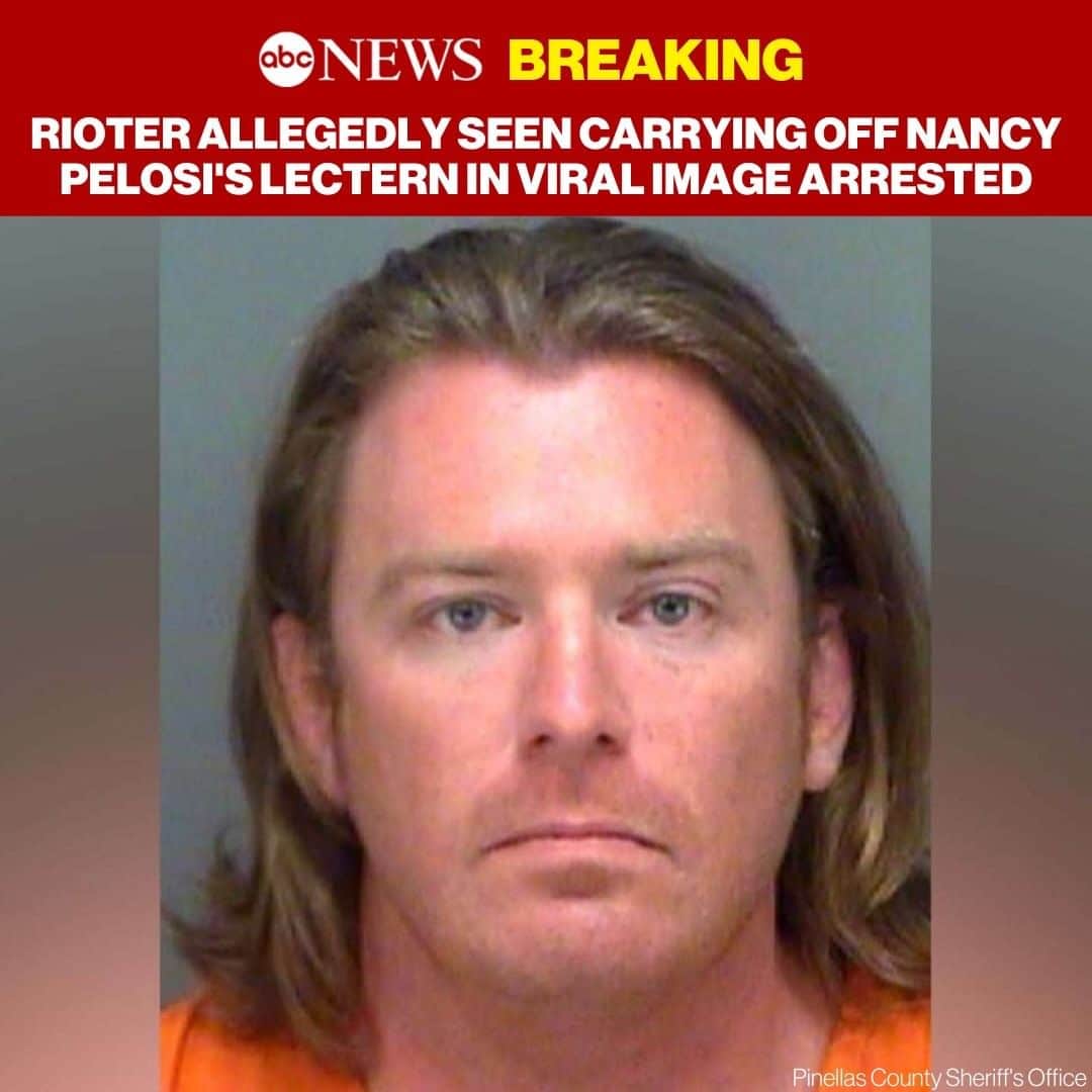 ABC Newsさんのインスタグラム写真 - (ABC NewsInstagram)「BREAKING: Florida authorities say they've arrested one of the alleged Capitol rioters Friday night who was seen in a viral photograph carrying Speaker Nancy Pelosi’s lectern through the halls. Tap link in bio for MORE. #capitol #breakingnews #pelosi #viralphoto #usa」1月9日 23時27分 - abcnews