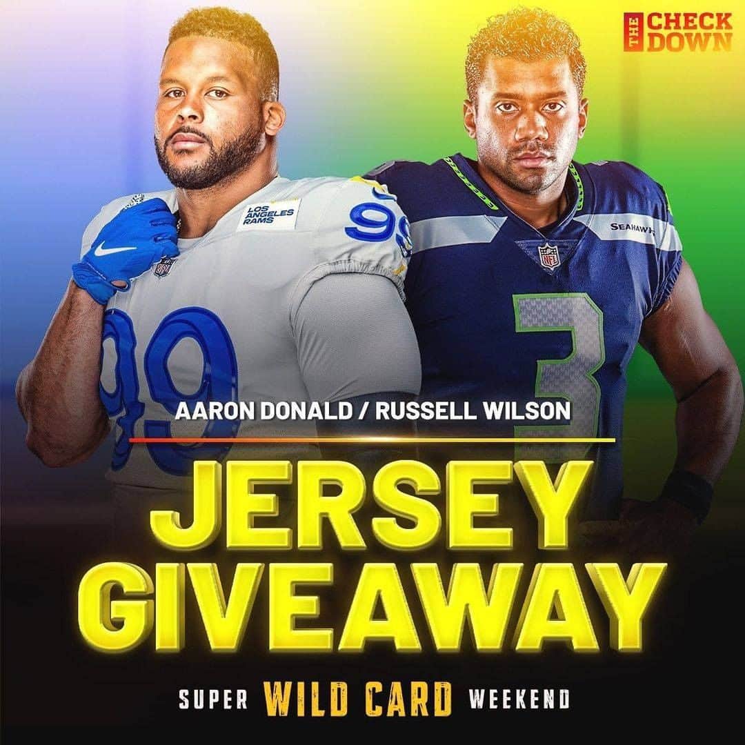 NFLさんのインスタグラム写真 - (NFLInstagram)「Head over to @thecheckdown to see how you can win a jersey on #SuperWildCard weekend! 🔥  Visit @officialnflshop for more.」1月9日 14時30分 - nfl