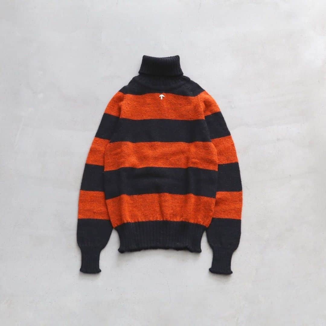 wonder_mountain_irieさんのインスタグラム写真 - (wonder_mountain_irieInstagram)「[ unisex ] Nigel Cabourn / ナイジェル ケーボン "SEAMLESS ROLL NECK RUGBY" ￥37,400- _ 〈online store / @digital_mountain〉 https://www.digital-mountain.net/shopdetail/000000012837 _ 【オンラインストア#DigitalMountain へのご注文】 *24時間受付 *15時までのご注文で即日発送 *1万円以上ご購入で送料無料 ・商品のお問い合わせ tel：084-973-8204 ・カスタマーサポート (返品/交換やサイトの利用方法に関するお問い合わせ) tel : 050-3592-8204 _ We can send your order overseas. Accepted payment method is by PayPal or credit card only. (AMEX is not accepted)  Ordering procedure details can be found here. >>http://www.digital-mountain.net/html/page56.html _ #NigelCabourn #ナイジェルケーボン _ 本店：#WonderMountain  blog>> http://wm.digital-mountain.info/ _ 〒720-0044  広島県福山市笠岡町4-18 JR 「#福山駅」より徒歩10分 #ワンダーマウンテン #japan #hiroshima #福山 #福山市 #尾道 #倉敷 #鞆の浦 近く _ 系列店：@hacbywondermountain _」1月9日 15時36分 - wonder_mountain_