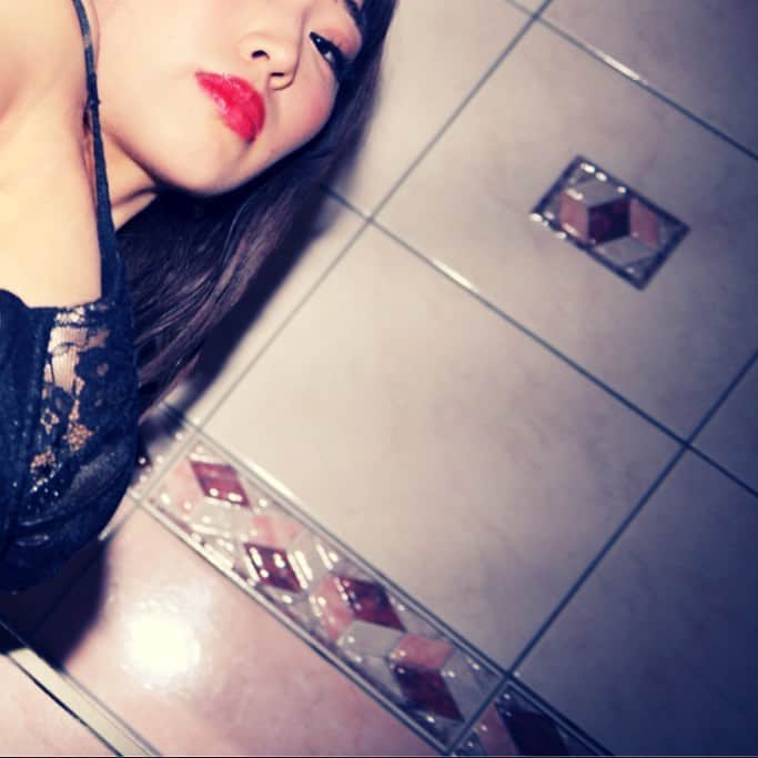 Saraさんのインスタグラム写真 - (SaraInstagram)「#gridpost  #sexy  #sexyphoto  #honey  #japan  #girl #fukawadaichi」1月9日 16時01分 - sara_burlesque