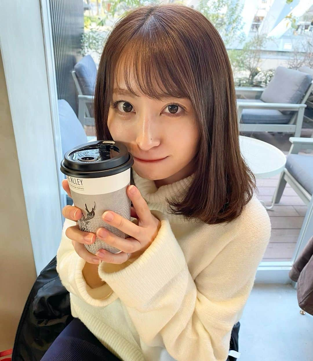 中村優花さんのインスタグラム写真 - (中村優花Instagram)「遅ればせながら2021年もどうぞ宜しくお願い致します！🐮🐮🐮  トップスはヘザー♡( @heather_love_official ) コンタクトはOvE👀( @ove_jp )  撮影の時だけマスクを外しています😷」1月9日 16時01分 - kind___flowers