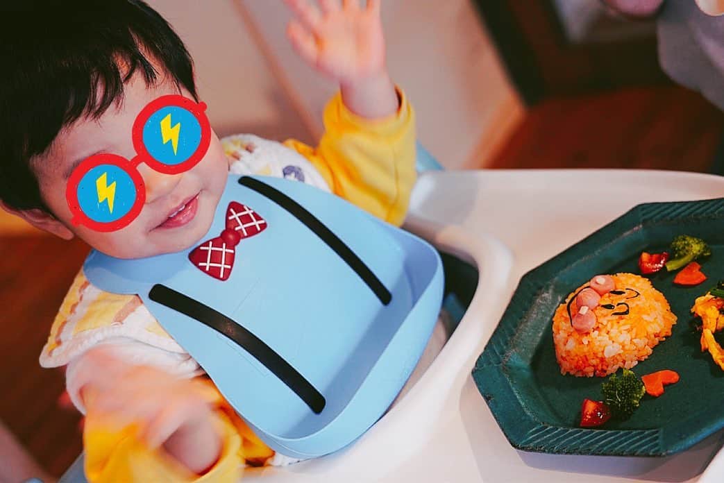 星村麻衣のインスタグラム：「昨日で息子が1歳半になりました！🎉 お祝いにアンパンマンプレートを作ってみたけど、本当に難しい😣 下手なアンパンマンでも、とても喜んで食べてくれたのでよかった☺️ #一歳半 #アンパンマンプレート」