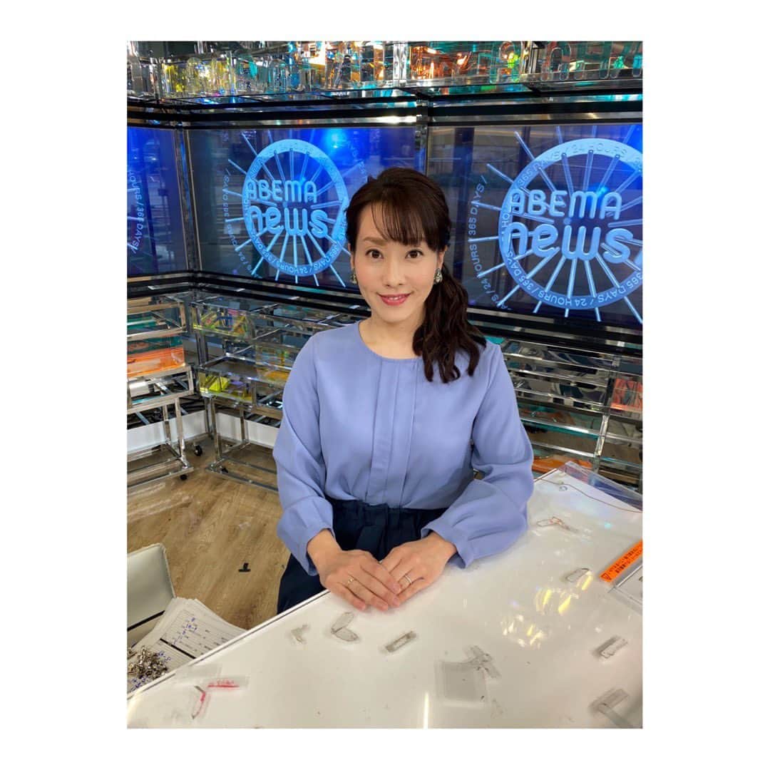 のインスタグラム：「. すっかり新年が明けてましたね！ 月曜から日常が戻って来て いつも通りお仕事してます。 そして今日もABEMA NEWSを 担当しています。 一人一人ができることを粛々と。 みんなで乗り越えていきましょう。 . 本年もどうぞよろしくお願い申し上げます。 . #abematv #abema #abemanews  #アベマtv #アベマ  #abemanewsキャスター  #news #報道 #saturday #土曜日  #roppongi #roppongihills  #hairmake #サイドアップ  #hairset #ヘアセット  #ヘアメイクのきろく #フリーアナウンサー #ニュースキャスター  #實石あづさ」