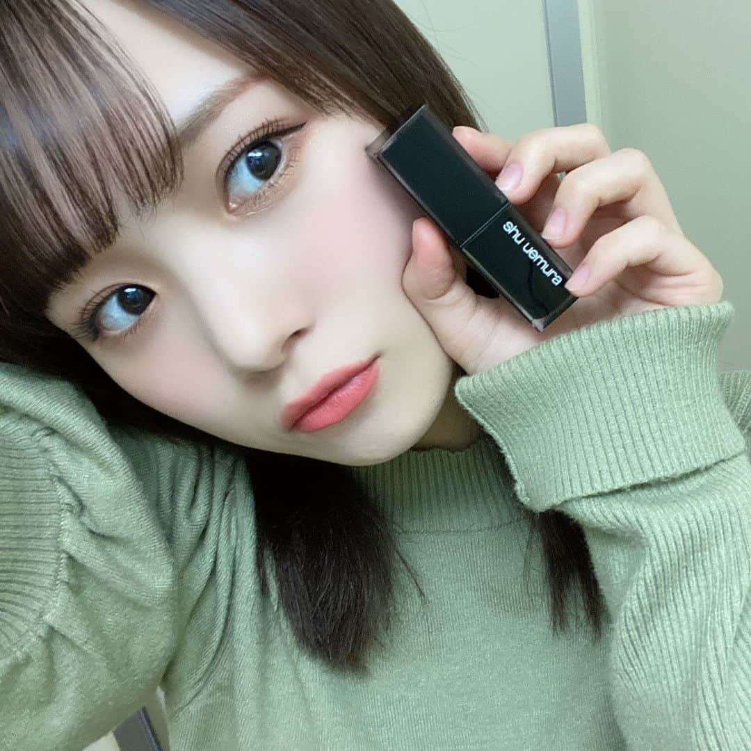 稲場愛香さんのインスタグラム写真 - (稲場愛香Instagram)「💄﻿ ﻿ shu uemuraのリップ﻿ マットで発色良くて持ちもいいのに﻿ するする塗れて最高♡﻿ ﻿ 他の色も欲しいなぁ〜🥺﻿ ﻿ ﻿ ﻿ #juicejuice #稲場愛香 #まなかん #アイドル #idol ﻿ #リップ #リップオタク #shuuemura #シュウウエムラ ﻿ #ルージュアンリミテッドマット #342 👄」1月9日 16時36分 - manaka_inaba.official