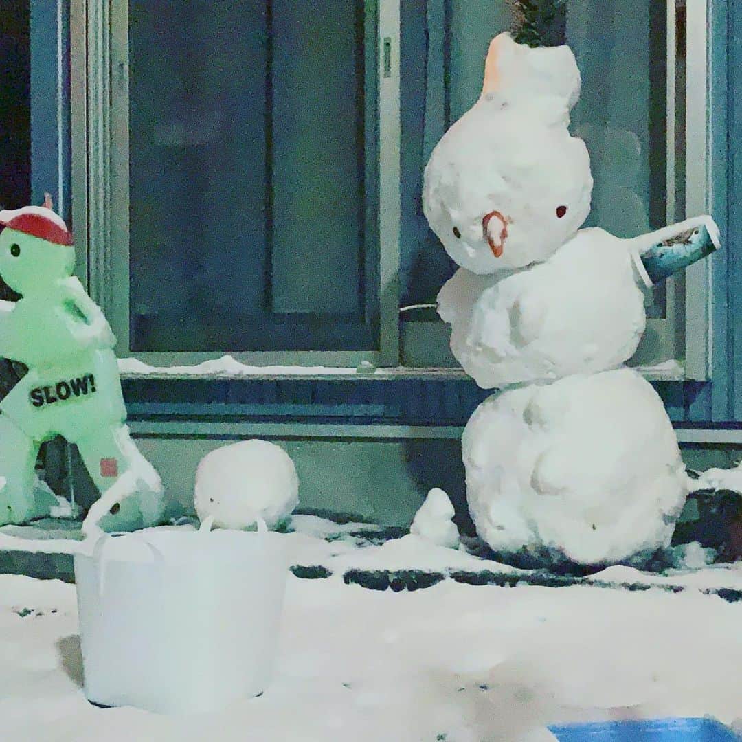 YOICHIのインスタグラム：「#ゆきだるま  #☃️  #snowman  #福岡 #溶けかけ」