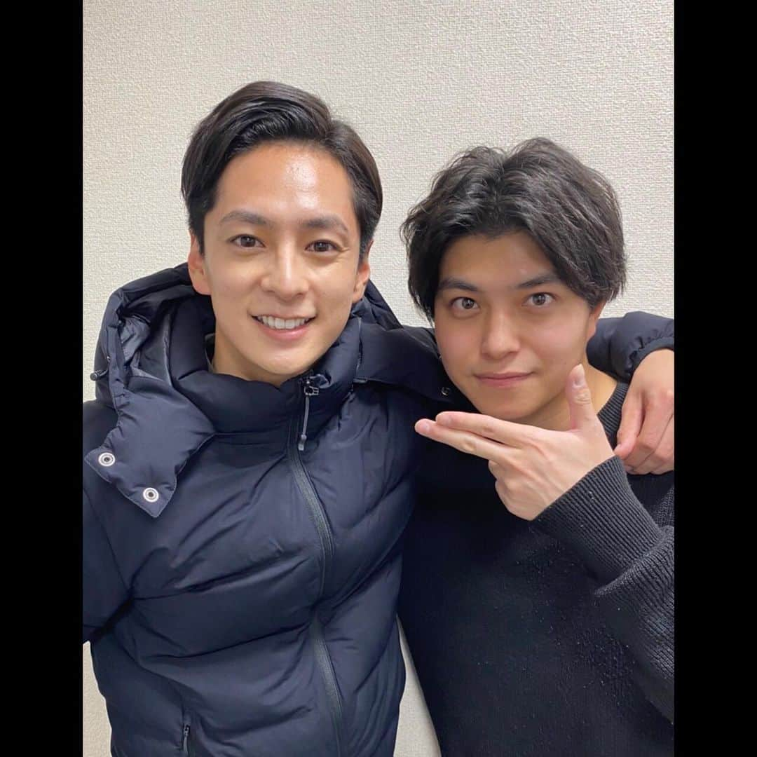 山口貴也さんのインスタグラム写真 - (山口貴也Instagram)「. 明日は"仮面ライダーセイバー"第17章です  2021年一発目の放送です！ 1000%お見逃しなく！笑  仮面ライダーとしては先輩の那智 いや、なちわーるど？と、この間奇跡的に会いました。  #仮面ライダーセイバー #仮面ライダーブレイズ #新堂倫太郎 #山口貴也 #桜木那智 #なちわーるど」1月9日 17時00分 - takaya_yamaguchi_official