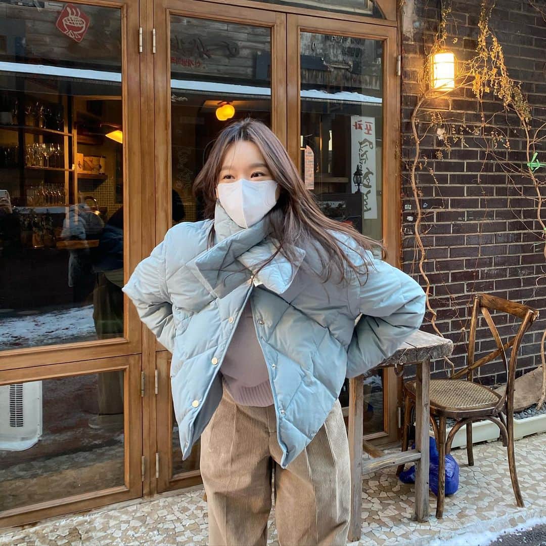 カン・ミンギョン のインスタグラム：「춰춰춰!! 아프지 말자 비타민 챙겨 먹자 물 많이 마시자 집 잘 치우자 집에 들어오자마자 씻자 후지랑 더 놀아주자 나쁜 말 보지 말자 끼니 잘 챙기자 커피 줄이자 주위 사람 더 사랑하자 다코동 보고싶다」