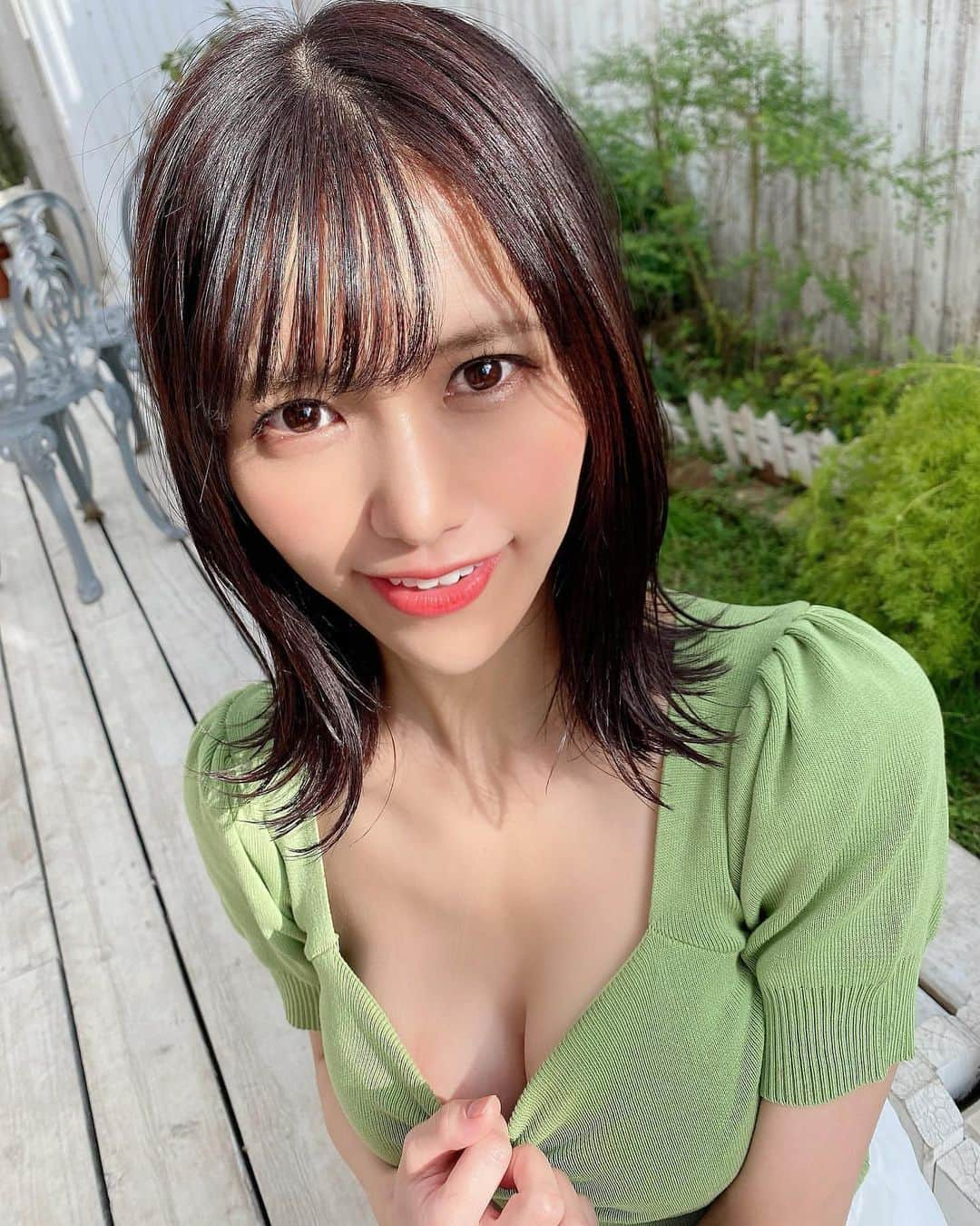 美女美容事情さんのインスタグラム写真 - (美女美容事情Instagram)「《釘付け👀美スタイル❤️⭐️》⠀ *⁠⠀⁠⠀⁠⠀⁠⠀⠀ リポストを使って、素敵な写真📷✨を投稿されてる方を紹介させて頂く⠀⠀⠀⁠⠀⁠⠀⁠⠀⁠⠀⠀ 【💄美女美容事情💅】のコーナーです✨⁠⠀⁠⠀⁠⠀⁠⠀⠀ *⠀⠀⠀⠀⠀⠀⁠⠀⁠⠀⁠⠀⁠⠀⠀ いいねやコメント、フォローして応援してね❤︎🥰🎶⁣⁠⠀⁠⠀⁠⠀⁠⠀⠀ *⠀⠀⠀⠀⠀⠀⁠⠀⁠⠀⁠⠀⁠⠀⠀ 今回ご紹介させて頂きますのは❤︎⁠⠀⁠⠀⁠⠀⁠⠀⠀ Mori Nonnoさん< @mori_nonno >の素敵なお写真📸⁠⠀⁠⠀⁠⠀⁠⠀⠀ *⁠⠀⁠⠀⁠⠀⁠⠀⠀ ビジョビで初紹介のインスタ美女💖✨⠀ スタイル抜群で大人のかわいさと色っぽさがありますね☺️✨⠀ *⠀⁠⠀⁠⠀⁠⠀⁠⠀⠀ Mori Nonnoさんのアカウントには他にも素晴らしい投稿が沢山ありますので是非覗いてみてくださいね💁‍♀️💙⁠⠀⁠⠀⁠⠀⁠⠀⠀ *⠀⁠⠀⁠⠀⁠⠀⁠⠀⠀ Mori Nonnoさん< @mori_nonno >⠀ 素敵な投稿ありがとうございました☺️📸✨⠀⠀⠀⁠⠀⁠⠀⁠⠀⠀ △▼△▼△▼△▼△▼△▼△▼△▼△▼ ⁠⠀⁠⠀⁠⠀⠀ ❤🧡💛「美女美容事情」💚💙💜⠀⠀⠀⠀⠀⠀⠀⠀⠀⠀⠀⠀⠀⠀⁠⠀⁠⠀⁠⠀⁠⠀⁠⠀⠀ 👇掲載ご希望の方は👇⠀⠀⠀⠀⠀⠀⠀⠀⠀⠀⠀⠀⠀⠀⠀⁠⠀⁠⠀⁠⠀⁠⠀⁠⠀⠀ @b_b_j.jタグ付けと🖤 # ビジョビ ⁠⠀⠀ 🖤タグ付けお願いします✨⠀⠀⠀⠀⠀⠀⠀⠀⠀⠀⠀⠀⠀⠀⠀⁠⠀⁠⠀⁠⠀⁠⠀⁠⠀⠀ △▼△▼△▼△▼△▼△▼△▼△▼△▼ ⁠⠀⁠⠀⁠⠀⁠⠀⁠⠀⠀ #美女#インスタ美女#かわいい⠀ #インスタグラビア#グラビア⠀ #スタイル抜群#チラ見せ#くびれ⠀ #外ハネ#外ハネボブ#ヘアアレンジ⠀ #japanesegirl#dreamgirl#beauty」1月9日 17時06分 - b_b_j.j