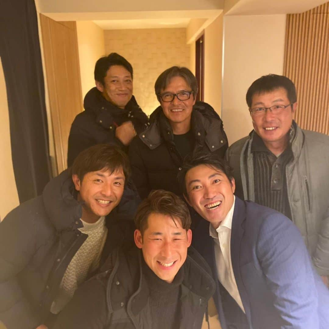 江川智晃さんのインスタグラム写真 - (江川智晃Instagram)「和　こじま　 お世話になった大好きなコーチの方が今年でホークスを卒業する3人を美味しい食事とたくさんの熱いメッセージでおもてなししてくれました😭 エールをもらったことを胸に刻み頑張ります❗️ 内川さん頑張ってください❗️ チームが変わっても応援しています❗️ 塚田も茨城に行って遠くになって寂しくなるけど頑張って👍 僕もみんなに負けないように頑張ろ^_^ 言い忘れましたけど、めちゃくちゃ料理も美味しかったです☺️ #井出コーチ #田之上コーチ #鳥越コーチ #内川さん #塚田 #ありがとうございました」1月9日 17時28分 - egatomo43