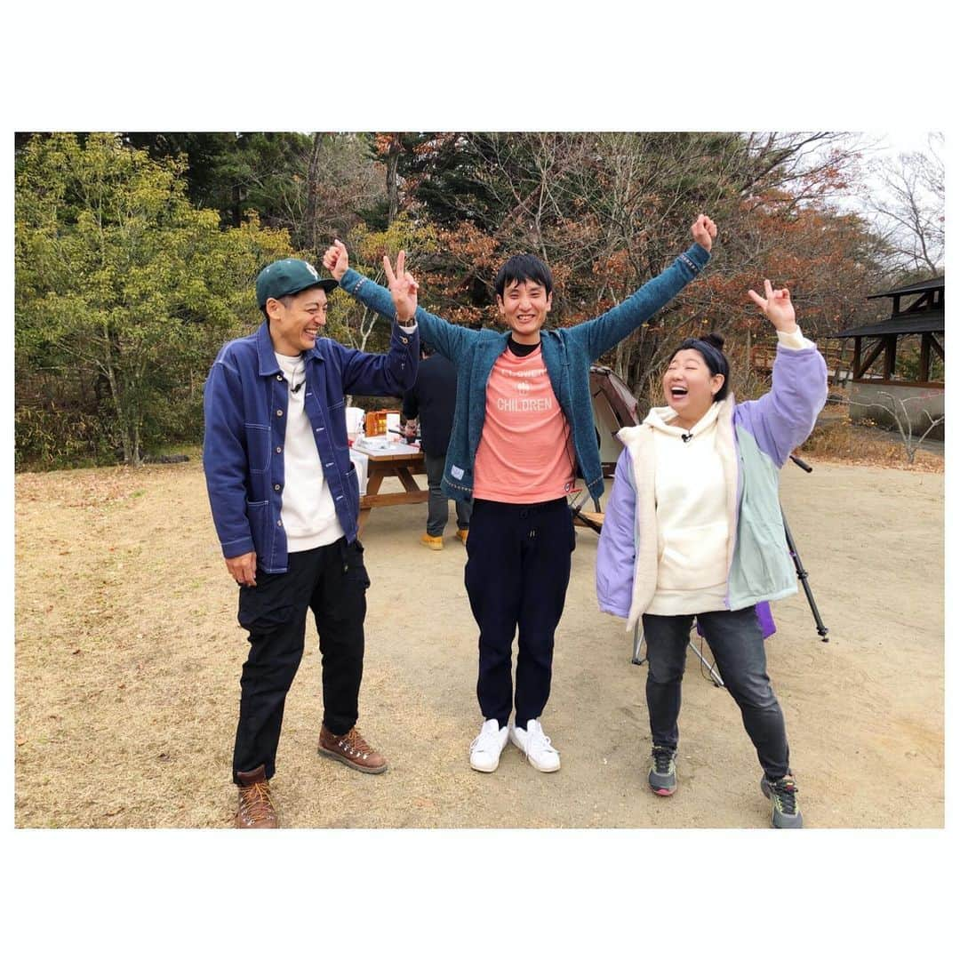 馬場園梓さんのインスタグラム写真 - (馬場園梓Instagram)「へい♪  お世話になります。  YouTube  ゼロ×ラボチャンネル  「村田・本坊のアウトドア日和」  に出させていただいております！  @toromurata  @honbouganji   めっちゃくちゃに楽しかったので ぜひご覧ください！  キャンプって最高⛺️  ゼロラボで検索してくれたらすぐに出てきますので！  ルン♪   #yeah #happy #exciting #キャンプ #とろサー村田のアウトドア日和 #村田本坊のアウトドア日和 #ゼロラボチャンネル #テント #ワイルドワン #wild1  #お買い物 #球体 #家族 #ご機嫌 #ルン♪」1月9日 17時32分 - babazonoazusa