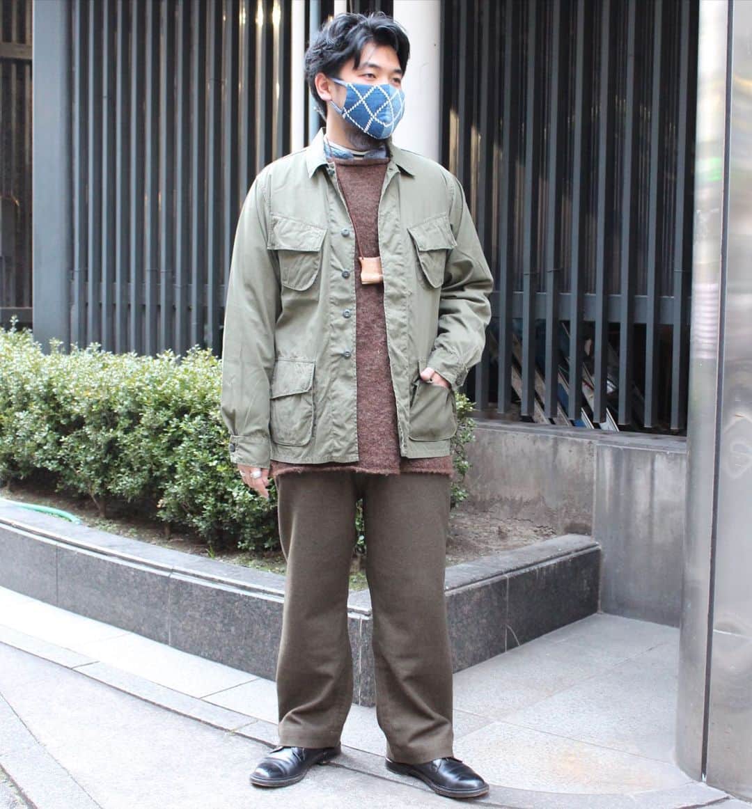 BEAMS JAPANさんのインスタグラム写真 - (BEAMS JAPANInstagram)「【RESTOCK】 ＜BUZZ RICKSON'S＞×＜fennica＞ Jungle Fatigue Jacket Mens&Womes  完売していた“Jungle Fatigue Jacket”のオリーブカラーが再入荷しました！ オンラインショップではご予約受付中。  ポプリン素材で着心地が軽く、今の季節はニットの上から、春・秋にはシャツと重ねれば3シーズン着れます。 前回買い逃した方はお早めに。  スタッフ身長175cm サイズL着用  Item No.6618-0530(Mens) Size:S,M,L,XL ¥22,700+TAX  6618-0529(Womens) Size:XS ¥22,700+TAX  BEAMS JAPAN 5F @fennica_shinjuku ☎︎03-5968-7304 #buzzricksons #beams #beamsjapan #beamsjapan5th #fennica #fennicastudio」1月9日 17時42分 - beams_japan