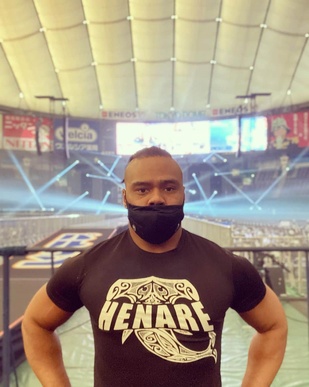 トーア・ヘナーレのインスタグラム：「What a week!  Hammerhead Shirts now Available in New Zealand and Australia!  #njpw #henare #warriorwrestling」