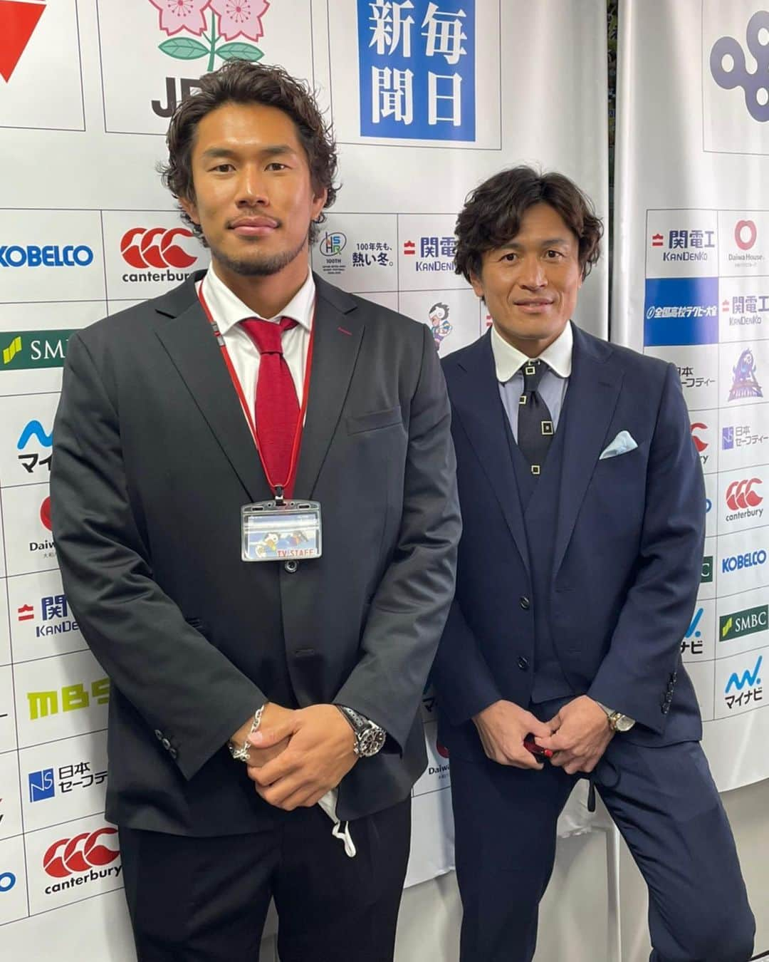 山中亮平さんのインスタグラム写真 - (山中亮平Instagram)「﻿ ﻿ 記念すべき第100回全国高校ラグビー大会の決勝戦にゲストとして携われて光栄でした！﻿ ﻿ 両校とも熱い試合をありがとう！﻿ そしてお疲れ様でした！﻿ ﻿ 桐蔭学園の皆さん優勝おめでとうございます👏﻿ ﻿ 大畑さん、橋下さんありがとうございました🙇‍♂️﻿ ﻿ #花園 #高校ラグビー #第100回﻿ ﻿」1月9日 18時09分 - yamanaka10