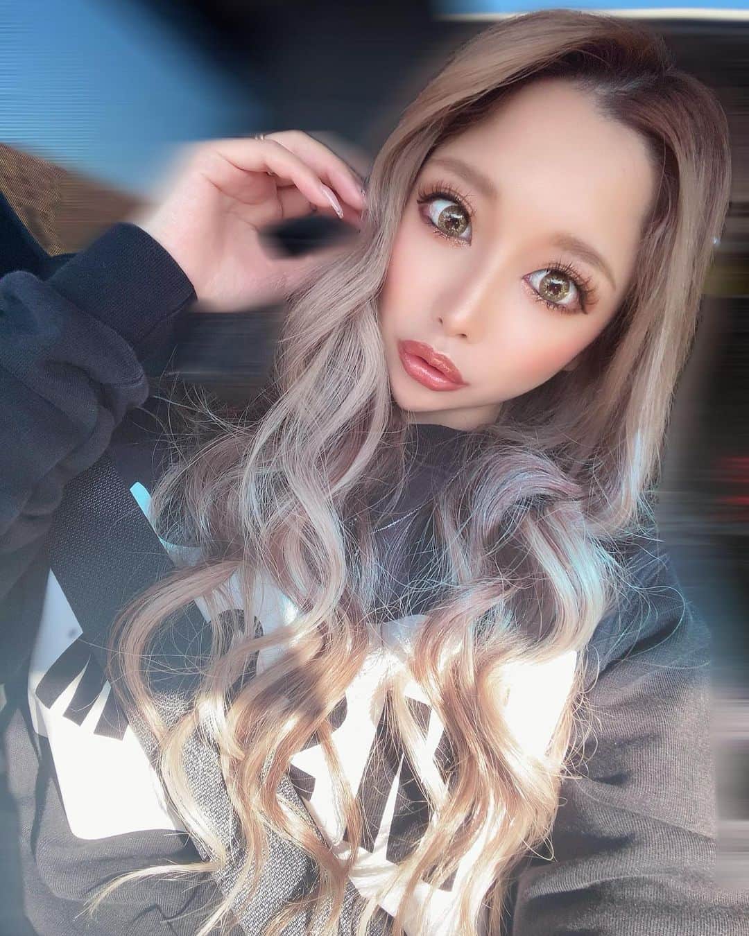 のインスタグラム：「. 今年は水瓶座の運気が 1番良いみたい🥺✨✨ . 12年に１回の幸運気🌈 さっそく良い事があった😭💕 水瓶座最強の年♒️ . . #水瓶座」