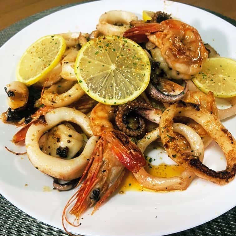 ゆみみさんのインスタグラム写真 - (ゆみみInstagram)「頂いたアオリイカ使って作った。美味しかった。アオリイカ初めてさばいた。 #アオリイカ #料理 #手作り料理」1月9日 18時47分 - yumimi76