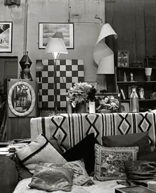 Meganさんのインスタグラム写真 - (MeganInstagram)「Man Ray's Paris atelier 💫 Photo Jan Svenungsson, 1985.⁠ .⁠ .⁠ .⁠ .⁠ #collector #manray #interiors #surrealism #objets #atelier #paris」1月9日 19時01分 - zanzan_domus