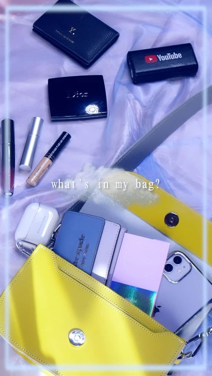 Yumeのインスタグラム：「【カバンの中身🌙𝑤ℎ𝑎𝑡’𝑠 𝑖𝑛 𝑚𝑦 𝑏𝑎𝑔?】  最近はこんな感じ🌼  バッグはザッチェルズ @zatchels_japan の ボディーバッグ！！！ これお気に入りすぎて毎日使ってるんだけど、ちっちゃいのに意外と入る🌼 黄色ってのも思ってたより 合わせやすくてコーデの差し色にもなってとっても優秀🥲🤍🤍  あとね、小物類わかりやすいと思うんだけど、ほぼラベンダー😈🔮💜 ラッキーカラー紫って言われてから 自然と集めがち😂  なんかあとは 紹介するほどでもないというか、 （何で紹介したんw） 普通のものしか入ってないと 思うんだけど、、、 ワシがディレクションさせて頂いてる　@carumi_official も入ってます🤣✨  参考になるかわかんないけど 参考になりますように(笑)  #バッグの中身#カバンの中身#whatsinmybag#お財布#ミニウォレット#katespade#カードケース#名刺入れ#バッグ#革バッグ#充電器#airpodsケース#airpodspro#iPhoneケース#コンシーラー#メイク直し#ロレアルパリ#thesaem#ディオールコスメ」