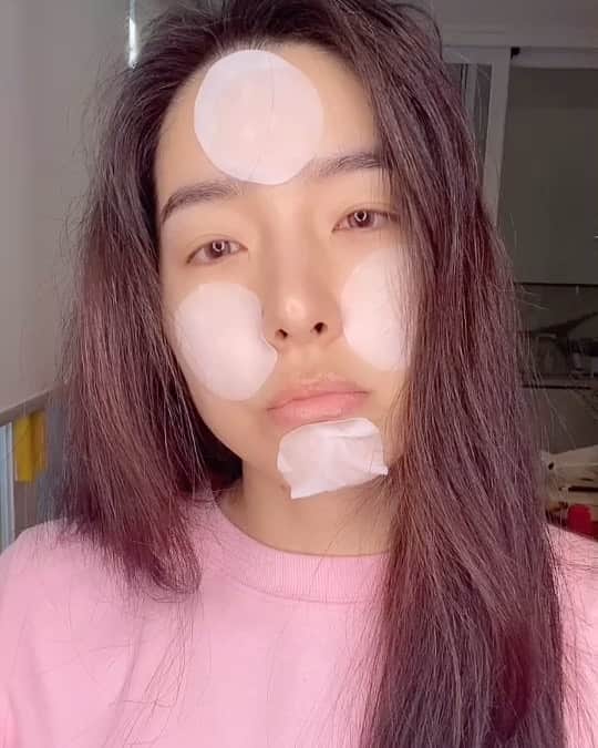 GYEON SEOのインスタグラム：「_* ก่อนแต่ง vs หลังแต่ง 😆 . . หายไปนาน กลับมาเล่นใหม่ #tiktokmakeup」