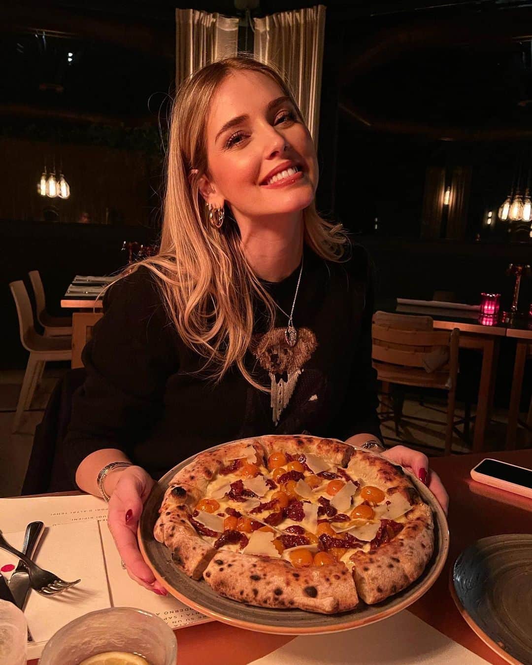 キアラ・フェラーニさんのインスタグラム写真 - (キアラ・フェラーニInstagram)「We all love pizza 🙋🏼‍♀️👶🏼💖🍕」1月9日 19時30分 - chiaraferragni