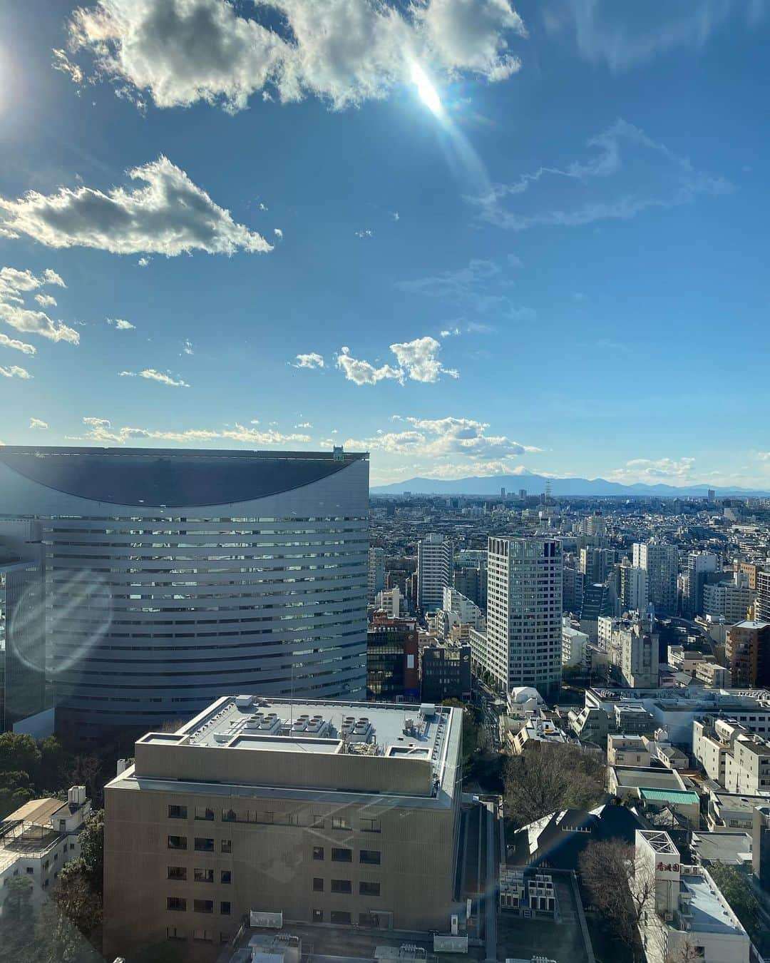 矢野未希子さんのインスタグラム写真 - (矢野未希子Instagram)「今日は事務所でお仕事✍️  最高の景色撮れたからみんなにシェア🌅」1月9日 19時42分 - mikko1104