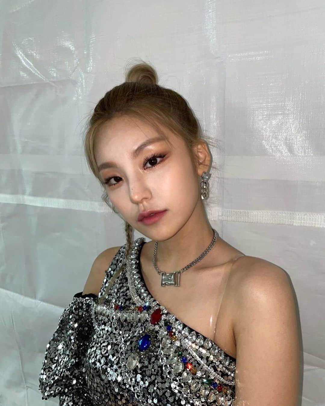 ITZYさんのインスタグラム写真 - (ITZYInstagram)「2021년 있지도 많이 사랑해주기💕」1月9日 19時49分 - itzy.all.in.us