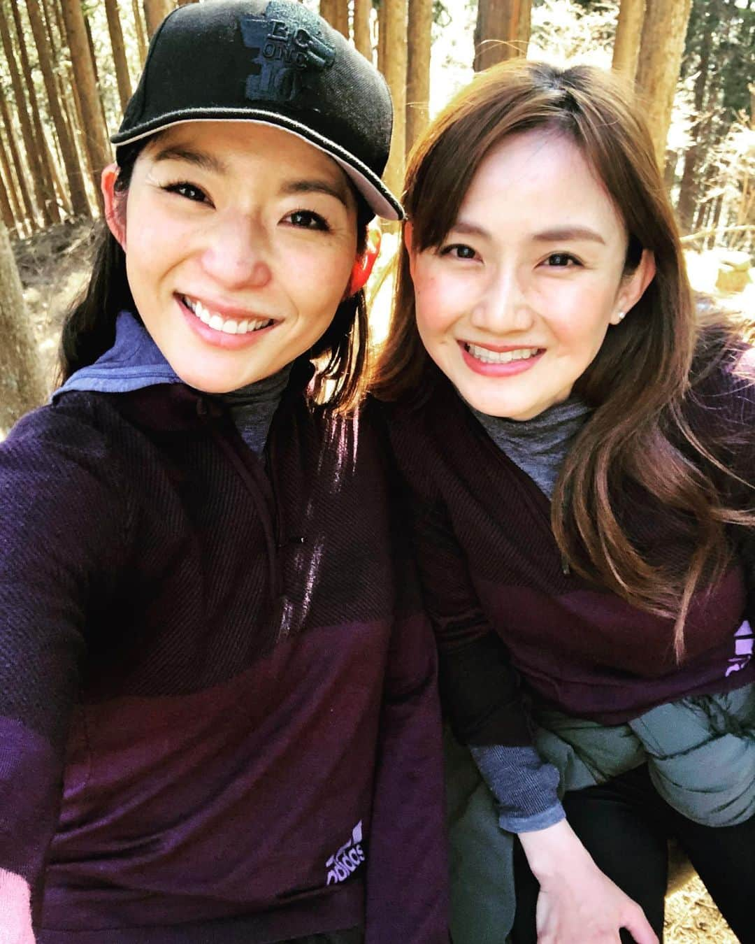 湯田友美さんのインスタグラム写真 - (湯田友美Instagram)「Escape to the mountain🦥 新年最初のcatch upは念願の塔ノ岳🌲😆 激坂登りながら喋り続け、さりげなくゴミもひろう萌ちゃん👏心も体も、最高の気分転換🥺✨ ・ コロナ禍で友達に会いにくくなることがつらい🥺 ・ ・ 皆さんの気分転換は、何ですか⁉️🌲🎨🍔 ・ ・ #塔ノ岳 #バカ尾根 #ハイキング #産後5ヶ月 #産後トレーニング #いつも気づきをありがとう ♥️ #萌子様は第二バカ尾根が好き 🤣」1月9日 20時00分 - yudatomomi