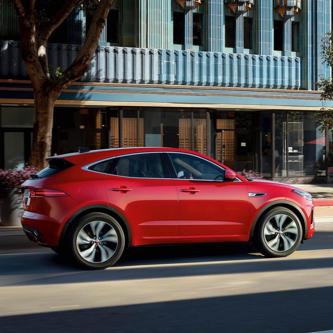 Jaguarのインスタグラム：「Urban explorer.   #Jaguar #EPACE #Premium #Luxury #Performance #SUV #EV #PHEV #MHEV #Hybrid #AWD #ElectricCars #Technology #CarsofInstagram」