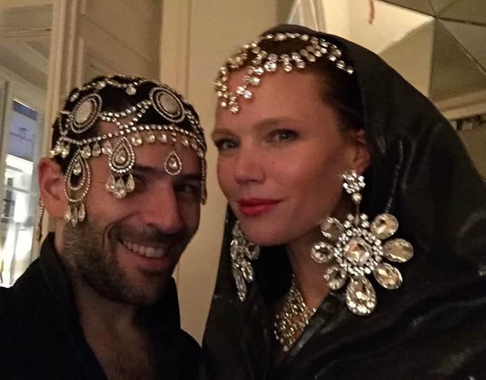 アレクシマビーユのインスタグラム：「Happy Birthday to my sweet friend @dietrichdiana 🎂#happybirthday #friends #foreverfriends #dianagartner #love #kissesfromparis #missingparties #showmustgoon #laclubsandwich」