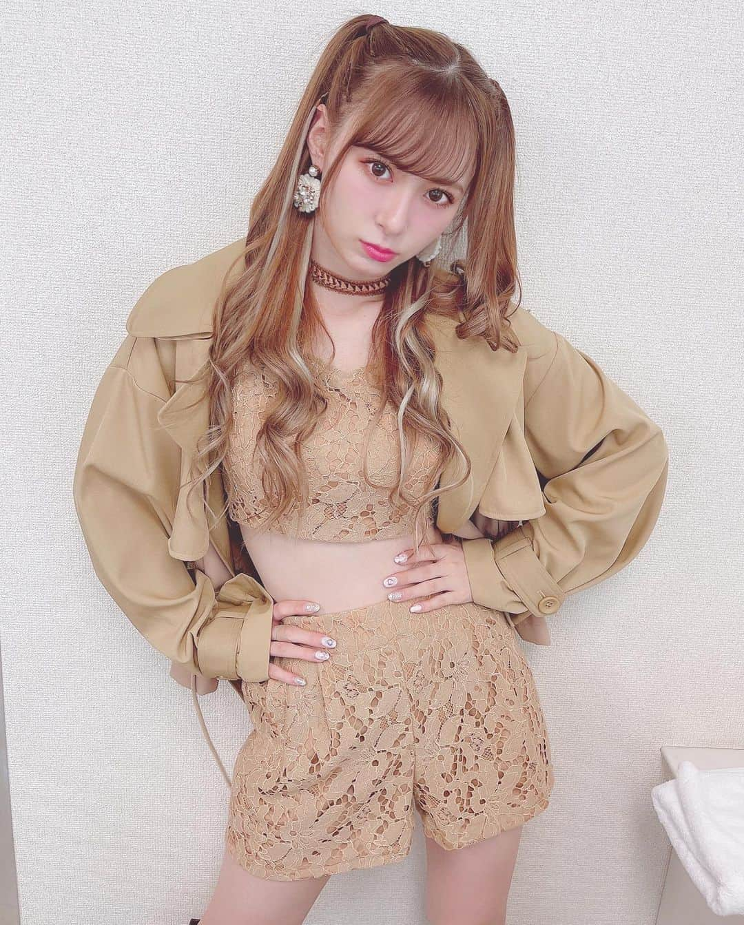 生田衣梨奈さんのインスタグラム写真 - (生田衣梨奈Instagram)「♥ツインテール♥﻿ ﻿ 今日の髪型はハーフツインテールでしたよー❤﻿ ﻿ みなさんはなんの髪型が好きですか？﻿ ﻿ ﻿ ちなみに髪はストレートアイロンで﻿ 今日はまいてますよ！！！﻿ #morningmusume21 #モーニング娘21﻿ #helloproject  #顔面国宝﻿ #えりぽんかわいい #アイドル﻿ 存在が #インスタ映え #かわいい﻿ #Love #beauty﻿ #followme #makeup﻿ #Instagram #生田衣梨奈のVSゴルフ﻿ #메이크업 #얼스타그램﻿ #ig_Japan #팔로미﻿ #ツインテール #ヘアアレンジ﻿ #ootd #new﻿ #ELEYVSGOLF #🐮﻿ #いいね #写真﻿ #IDOL #골프﻿ #SELFIE #셀카」1月9日 20時14分 - erina_ikuta.official