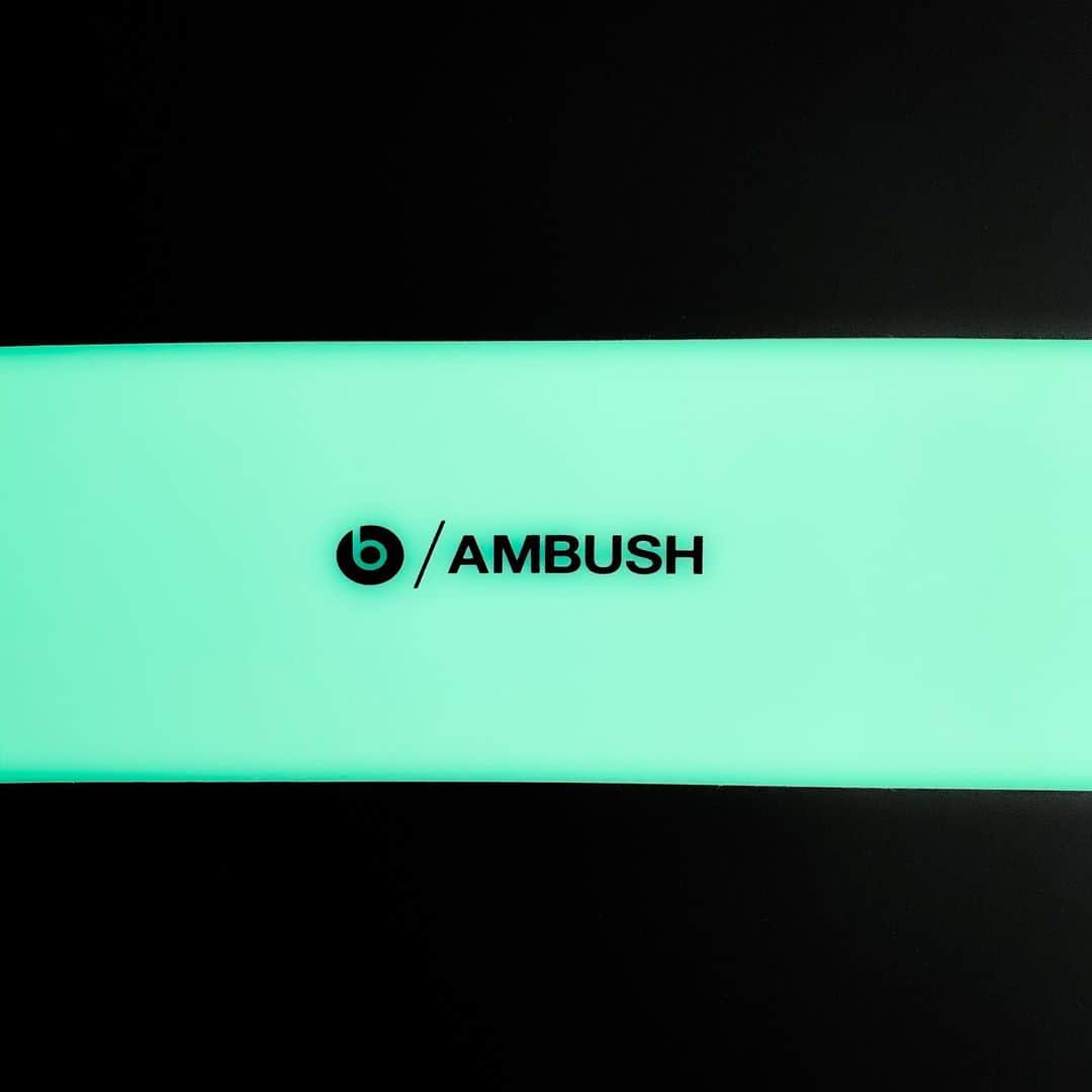 川村壱馬さんのインスタグラム写真 - (川村壱馬Instagram)「Powerbeats AMBUSH Special Edition.  VERBAL San!! I really appreciate it…🎁🙏✨  @verbal_ambush  @ambush_official  @beatsbydre  #VERBAL さん #AMBUSH #Beats #ありがとうございます ✨」1月9日 20時25分 - rmpg_kazuma_kawamura