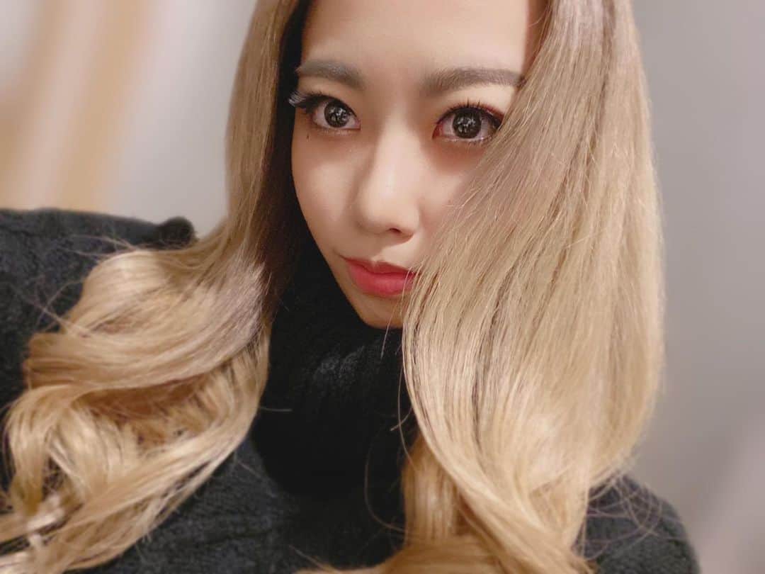のインスタグラム：「.　﻿ 2021年 初投稿！🙇🏼‍♀️🙇🏼‍♀️﻿ ﻿ ﻿ ストーリーズなどでは﻿ ご挨拶させて頂きましたが…﻿ ﻿ 皆様、今年も宜しくお願い致します♩﻿ ﻿ ﻿ 個人的な抱負や目標、気持ちは﻿ 2021としての活動が始まるときに﻿ またお話させてください🙏🏻✨﻿ ﻿ ﻿ 一層寒い日が続いているので﻿ 体調に気をつけてお過ごしくださいね！﻿ ﻿ ﻿ 皆様にとって﻿ 笑顔溢れる一年になることを﻿ 心より願っております😊﻿ ﻿ ﻿ ﻿ #野球好き #オリックス #Bs2020 #BsGirls﻿ #野球 #バファローズ #オリ姫 #野球女子﻿ #baseball #プロ野球 #ORIX #buffaloes﻿ #オリックスバファローズ #avex」
