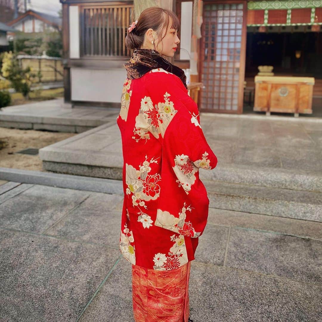 まなのインスタグラム：「⛩初詣⛩  #初詣 #着物 #着物コーディネート #着物女子 #大阪 #osaka #ポートレート #portrait #portraitmodel #cosplay #cosplayer #kimono #kimonogirl #カフェ好きな人と繋がりたい #カフェ巡り好きな人と繋がりたい #カメラマンさんと繋がりたい #役者#横顔 #和服 #写真好きな人と繋がりたい」