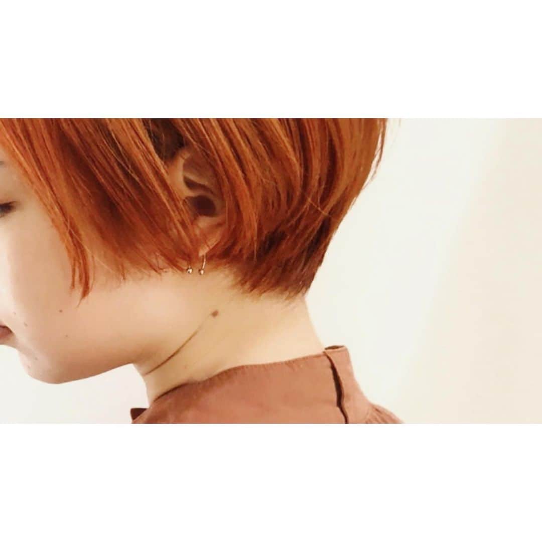 veticaのインスタグラム：「▼ vetica guest hair▼  やわらかなショートボブに 人気のオレンジベージュの組み合わせが抜群に可愛いスタイル⛄️✨  hair 鈴木　@koji_suzuki_   #vetica #tokyo #harajuku #ladies #beauty #hair #cut #color #bleach #　#お客様ヘア」