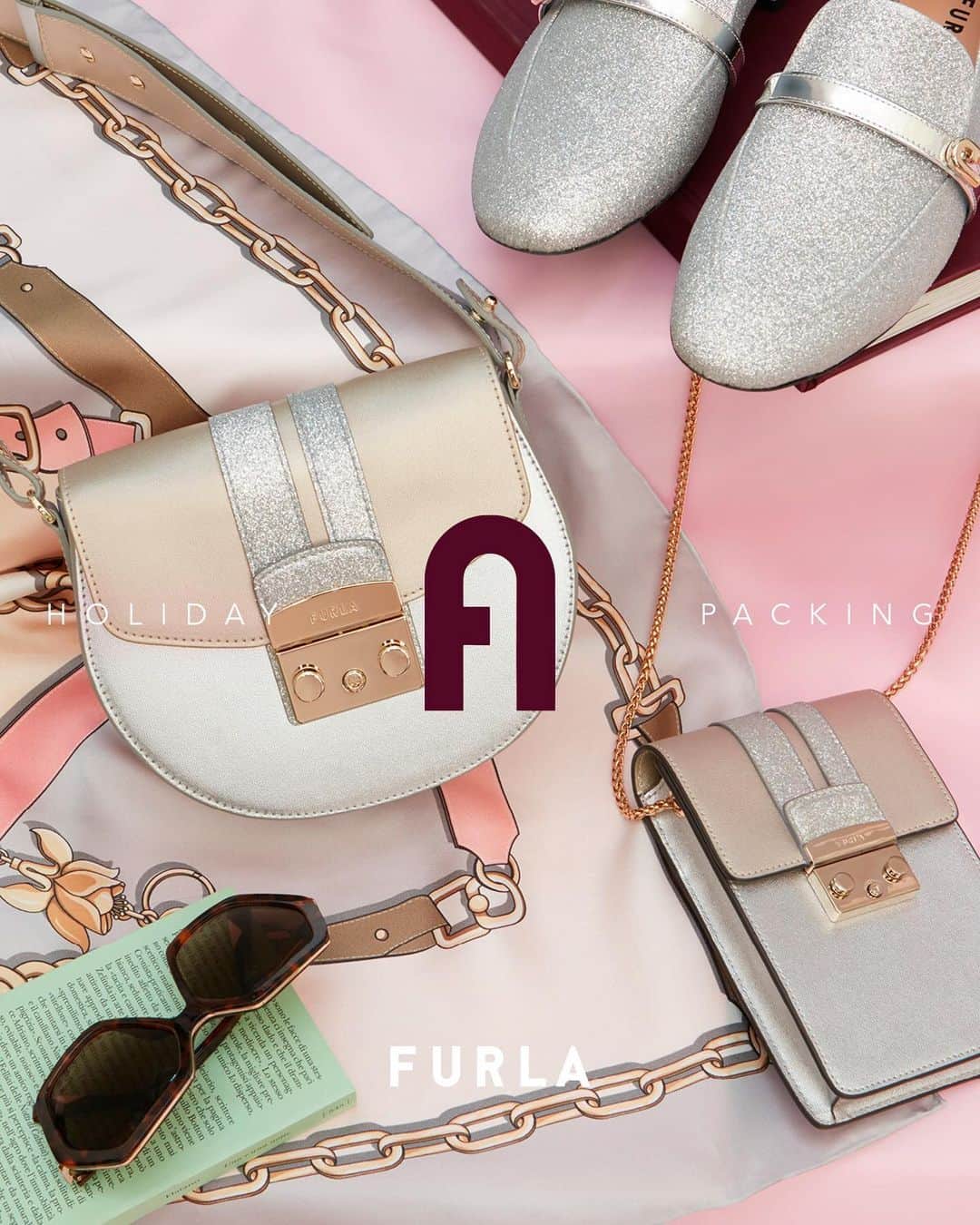 フルラのインスタグラム：「Bags and shoes from the Furla Glitter World: all the magic moments call for a dress code. See the link in bio.  #thefurlasociety #furlafeeling #furlagift #newcollection #furla #accessories #fashion」