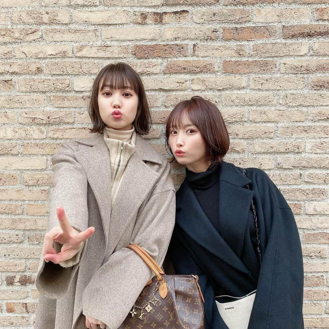 島田玲奈さんのインスタグラム写真 - (島田玲奈Instagram)「. 2021年、明けましておめでとうございます☺️ . 2020年はコロナでとても大変な年でしたが、今までの当たり前が当たり前じゃなくなって、改めて自分にとって大事な人や大事なことが浮き彫りになった1年だったなと感じます！ . 2021年はコロナが収束に向かうことを祈りつつ、それでも毎日を無駄にしないように楽しく過ごしていきたいなと思います🥰 . 2021年もよろしくお願いします💛 . 年末に @logriho1001 ちゃんにヘアカラーとトリートメントしてもらって年越したよ！2021年もお世話になります✨ . #2021 #2020 #🐮」1月9日 20時37分 - smd_rn321