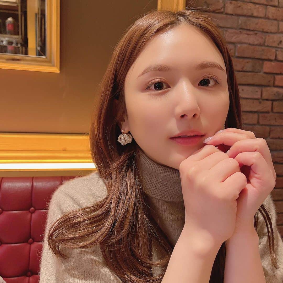 ひよんのインスタグラム：「💇‍♀️💛 ㅤㅤㅤㅤㅤㅤㅤㅤㅤㅤㅤㅤㅤ みんな、もう #YouTube 見てくれたかな？😆❣️ お待たせしちゃったけど、 イメチェンはこんな感じになったよ💓 今回ひよんが付けたのはプルエクステっていうもので、 人生で初めてエクステつけたのだけど感動した🤭✨ こんな自然になるものなのね🥺💓 当分はロングを楽しもうと思います😊 ㅤㅤㅤㅤㅤㅤㅤㅤㅤㅤㅤㅤㅤ @fi_ne.rino さん、ありがとうございました☺️💛 ㅤㅤㅤㅤㅤㅤㅤㅤㅤㅤㅤㅤㅤ #longhair #hairstyle #haircut #헤어스타일 #헤어어레인지 #희영 #プルエクステ #エクステ #ひよん」