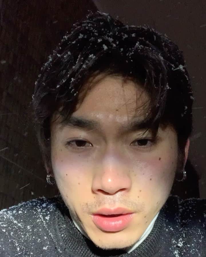 武内秀龍のインスタグラム：「Never seen my hometown is like this, 123cm snowfall since 1986🙄 and I introduced TOPBOY to my bro now he’s into it so much, SAFE xx」