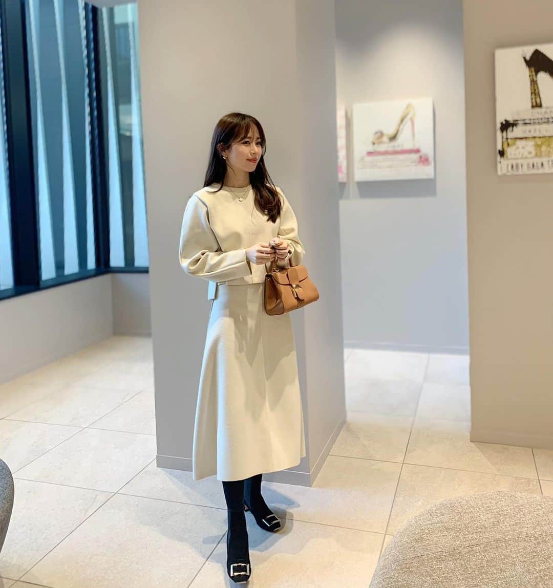 ハンナミのインスタグラム：「先日の ☃️✨  setup #eneu bag #delvaux boots #rogevivier」