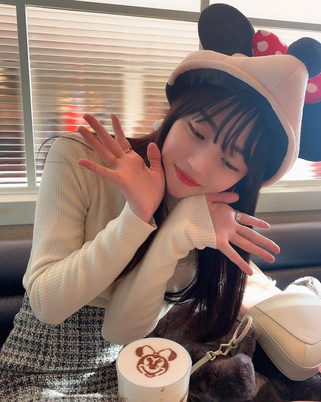 川平朱莉さんのインスタグラム写真 - (川平朱莉Instagram)「カフェモカが好きです☕️」1月9日 21時16分 - iam_akachan_0125