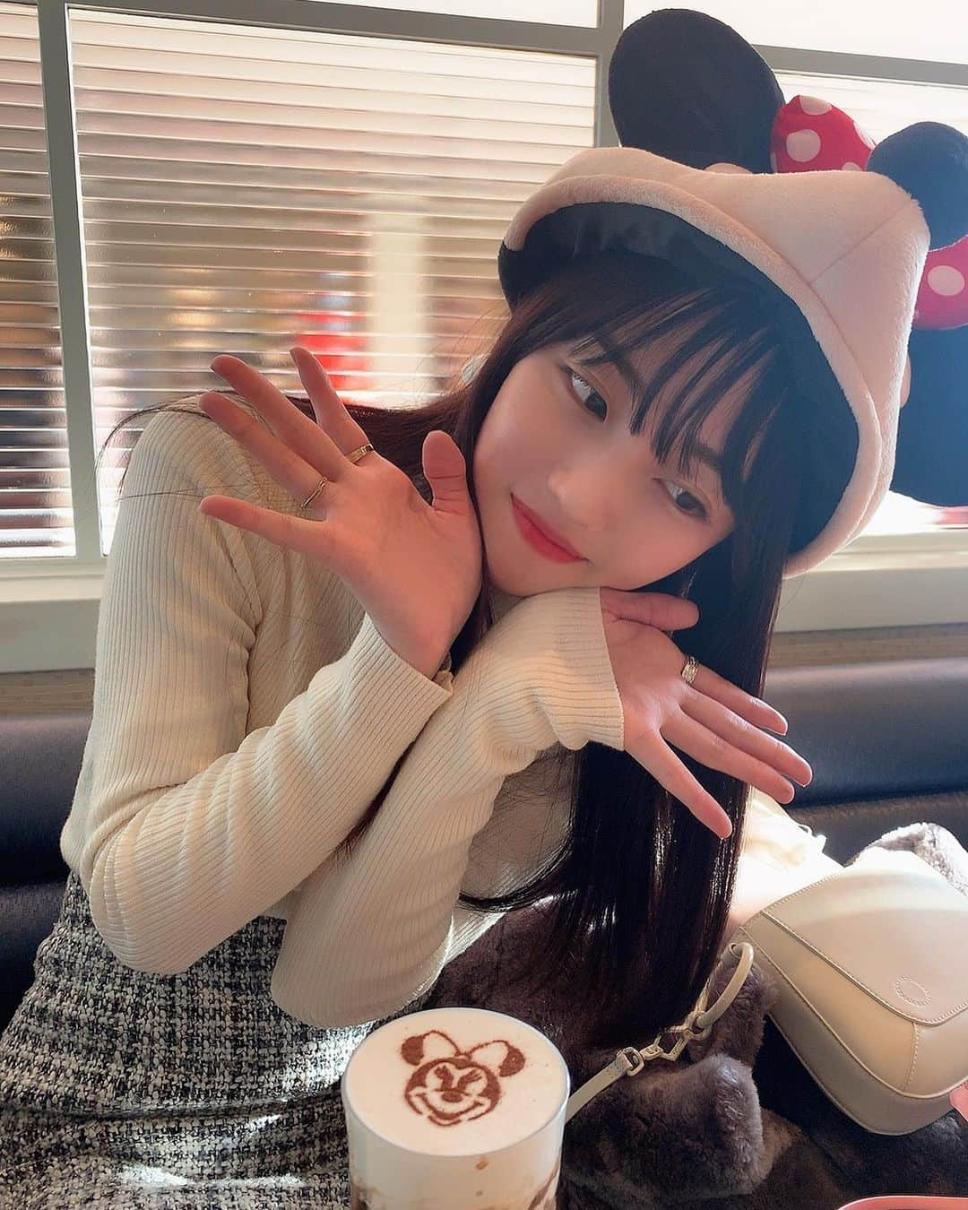 川平朱莉さんのインスタグラム写真 - (川平朱莉Instagram)「カフェモカが好きです☕️」1月9日 21時16分 - iam_akachan_0125