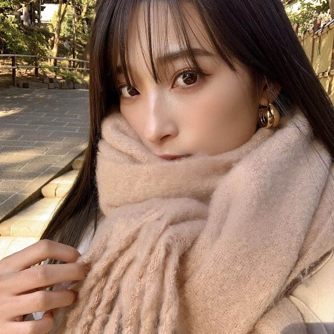 二瓶有加さんのインスタグラム写真 - (二瓶有加Instagram)「. 🙂🧣 . . #マフラー #冬 #寒すぎ」1月9日 21時17分 - niheeeey.pink1020