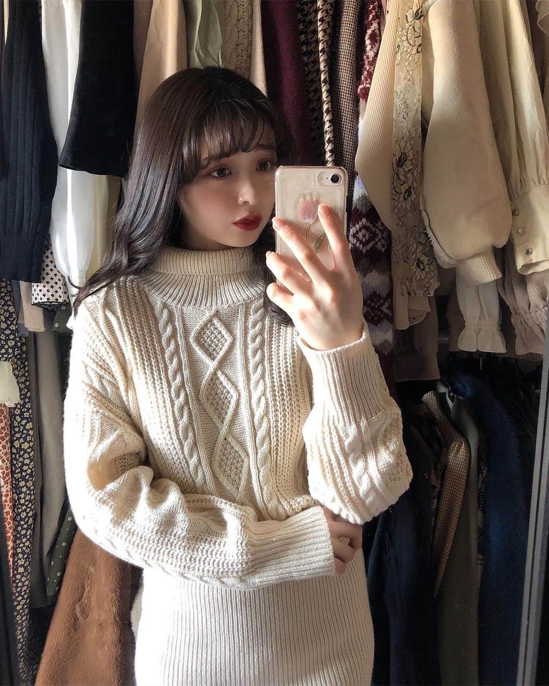 新田湖子さんのインスタグラム写真 - (新田湖子Instagram)「yarn white knit dress 🥂  1/13 発売 ♡  まだまだ1月は発売されるのでお楽しみに..💫   #lelaccolor」1月9日 21時26分 - coconitta0809