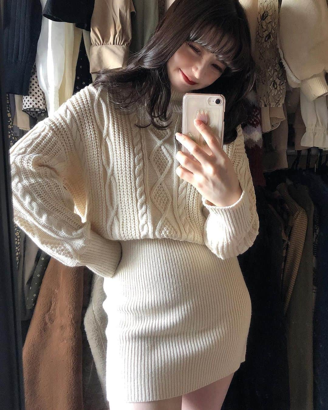 新田湖子さんのインスタグラム写真 - (新田湖子Instagram)「yarn white knit dress 🥂  1/13 発売 ♡  まだまだ1月は発売されるのでお楽しみに..💫   #lelaccolor」1月9日 21時26分 - coconitta0809