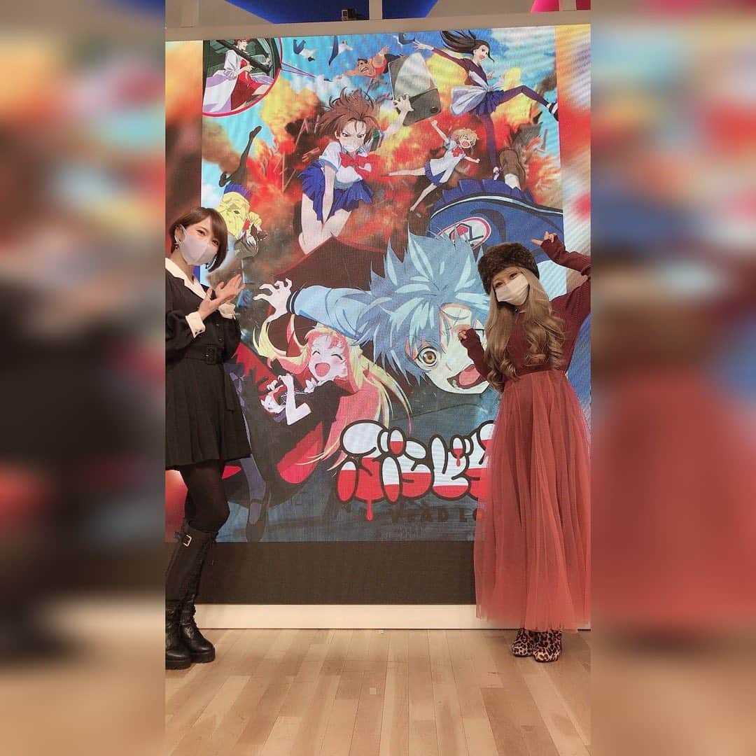 AYASAさんのインスタグラム写真 - (AYASAInstagram)「📺🎻 CHRONICLE配信Vol.10 ぶらどらぶ特集🧛‍♀️💉  今回はasami様といちごアニメーション代表の中西様をゲストでお迎えしてぶらどらぶ特集でお送りしました✨  年明け早々からasami様に会えてとってもとっても嬉しかったし、LOVEBITES様のOP曲麗しかっこよきで最高です👑✨ そして中西様から色々ぶらどらぶ裏話を聞き出せて個人的に胸アツでございました🤤💕笑  可愛くて個性豊かなキャラたち、豪華すぎる声優様方、かっこよさとドタバタのギャップが凄まじい世界観、そして素敵な音楽に溢れた作品に携わらせていただけて本当に光栄です！！ ぶらどらぶの今後が益々楽しみになりましたわ🧛‍♀️❤️  YouTubeにて先行公開中の第1話-特別編-ぜひ観てね💉 そして2月14日〜の配信もお楽しみに💉 ・ ・ #youtube生配信 #ayasachannel #池袋ハレスタ  #ぶらどらぶ  #LOVEBITES #asami  #Ayasa」1月9日 21時19分 - ayasa_doya